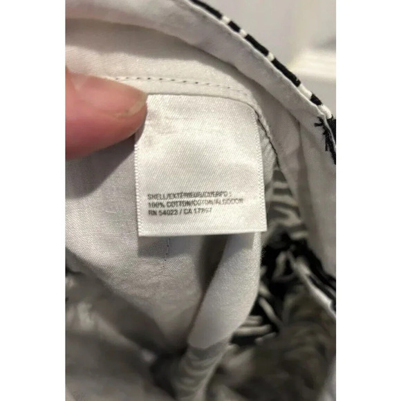 Old Navy Everyday Twill Short Womens‎ Size 12 Black White Ikat Mid Rise Cotton - Picture 7 of 7